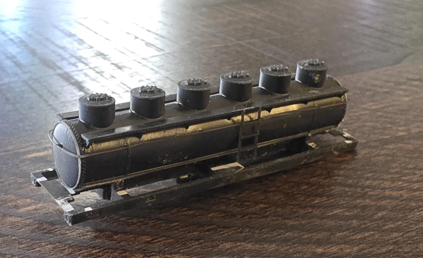 N scale UTLX Tank Car kits (and others)